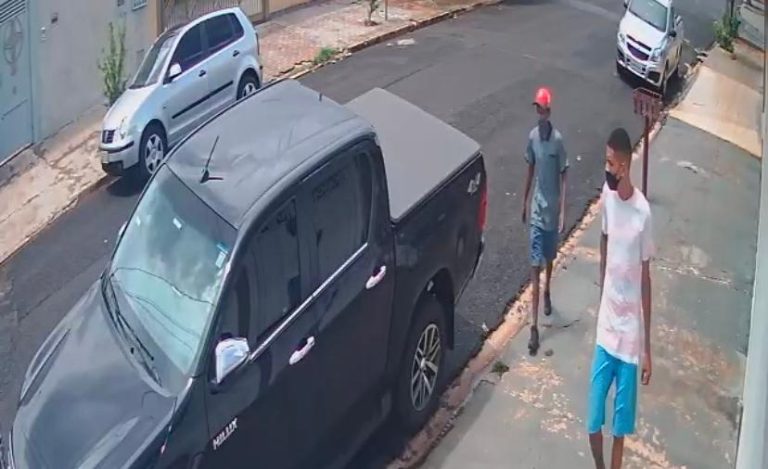 Vídeo | Dupla armada rouba empresário na zona Oeste de Ribeirão Preto