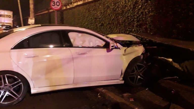 Vídeo | Imagens mostram viatura da Polícia Federal batida por delegado em Ribeirão