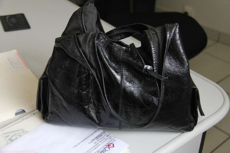 Cuidadora de idosos é presa ao furtar R$ 3,3 mil da bolsa de patroa em Bonfim Paulista