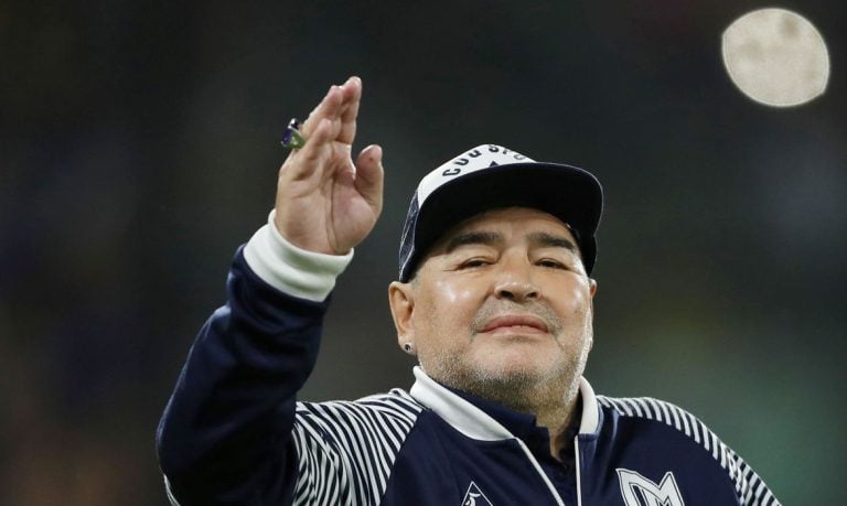 Maradona é internado em hospital na Argentina