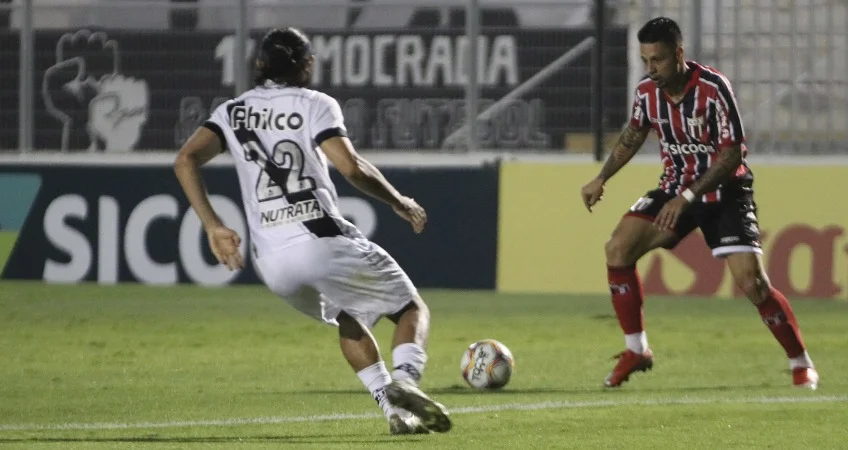 Atlético pega Guarani para não voltar à degola