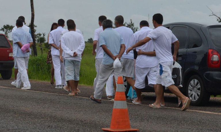 Vídeo | Ribeirão começa a receber mais de mil presos na saidinha de Natal