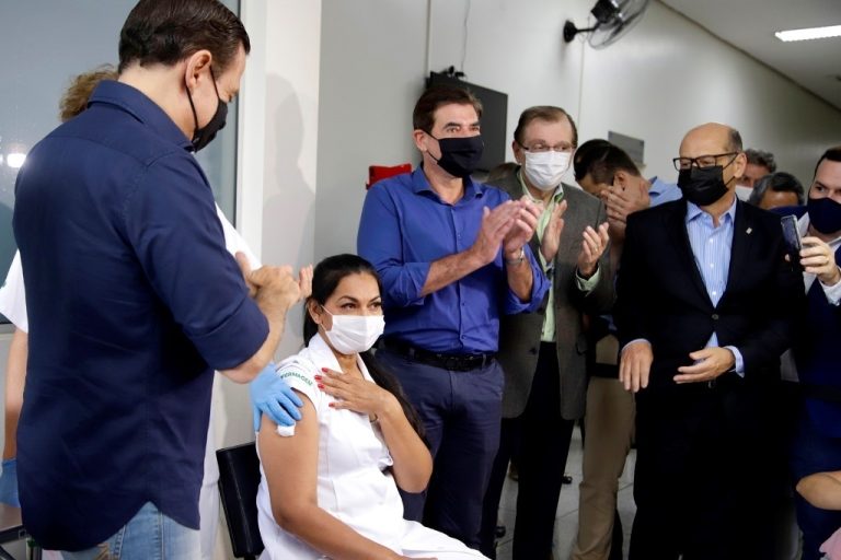 Ribeirão inicia vacinação do Covid-19