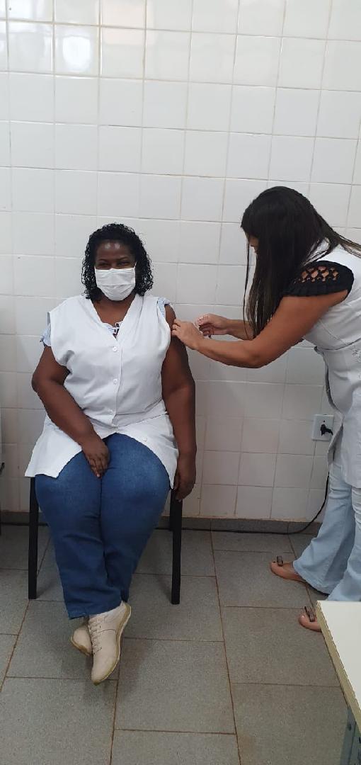 Ribeirão vacina mais de 4,4 mil servidores da saúde