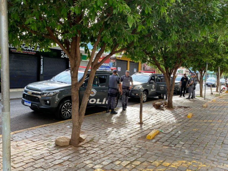 BAEP e Gaeco cumprem mandados contra facção criminosa em Ribeirão Preto