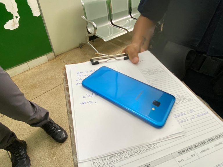 Homem é preso ao furtar celular e tentar vender o aparelho para o próprio dono em Ribeirão Preto