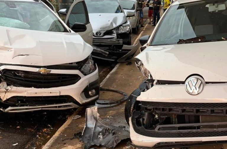 Perseguição policial resulta em acidente envolvendo três veículos em cidade da região