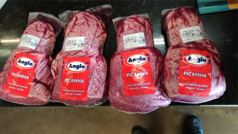 Mulher é presa em flagrante após furtar duas peças de picanha em Ribeirão