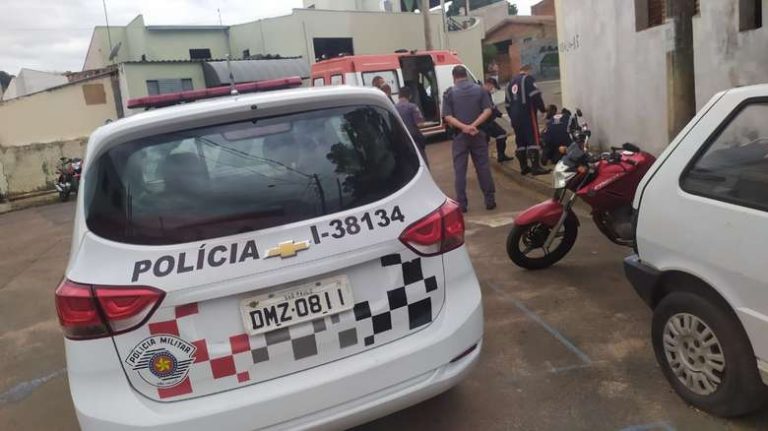 Depois de apanhar, mulher dá facada em marido  na região