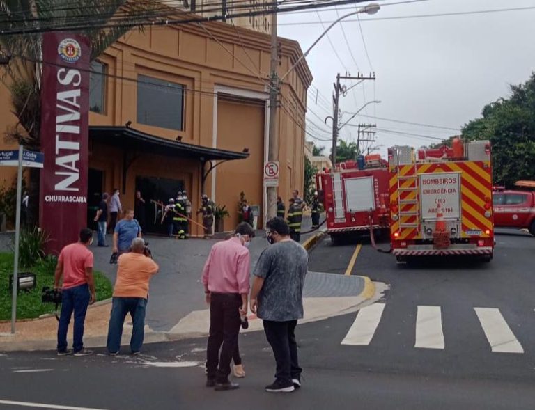 Incêndio atinge churrascaria na zona Sul de Ribeirão Preto