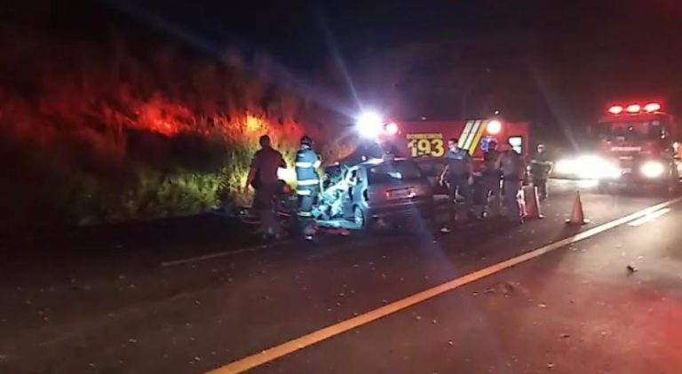 Vídeo | Acidente envolvendo dois carros deixa quatro vítimas em rodovia da região