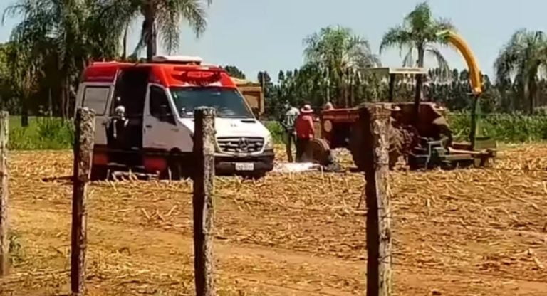 Trabalhador rural de 62 anos morre ao cair de trator e ser atropelado por caminhão em propriedade rural na região