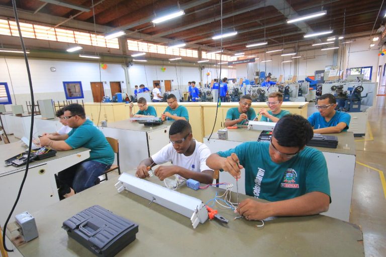 Ribeirão tem vagas abertas para cursos de formação profissional gratuita