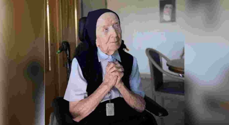 Ás vésperas do aniversário de 117 anos, segunda mulher mais velha do mundo vence o Covid-19