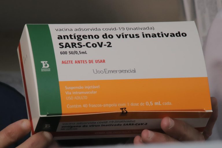 Prefeitura inicia vacinação de idosos com 90 anos ou mais na segunda-feira