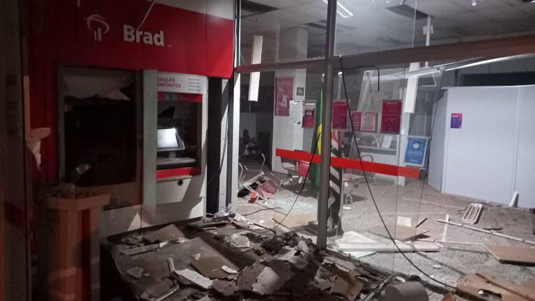 Duas agências bancárias são assaltadas durante madrugada do terror na região