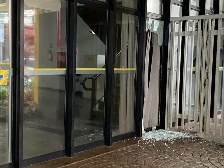 Unidade do Banco do Brasil é invadida no Centro de Ribeirão Preto