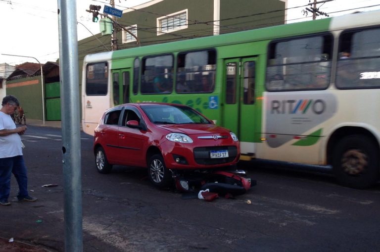 Motorista esquece o sinal vermelho, atropela motociclista, e sofre tentativa de linchamento na zona Norte Ribeirão Preto