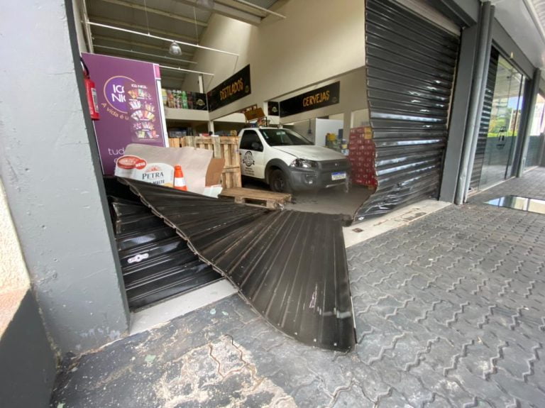 Vídeo | Loja de bebidas é assaltada na zona Leste de Ribeirão Preto