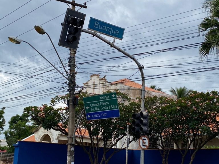 Furto de fios resulta no desligamento de semáforo em esquina no Campos Elíseos