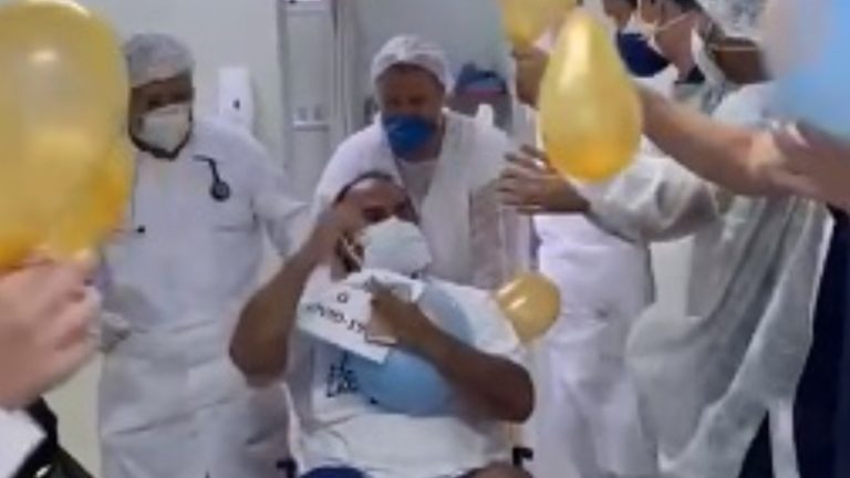 Vídeo | Em momento mais complicado da pandemia, paciente se recupera da Covid-19 e recebe alta em UPA de Ribeirão Preto