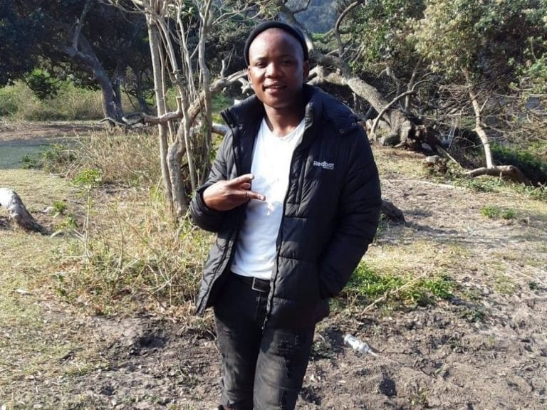 Homem é devorado por dois leões na África do Sul