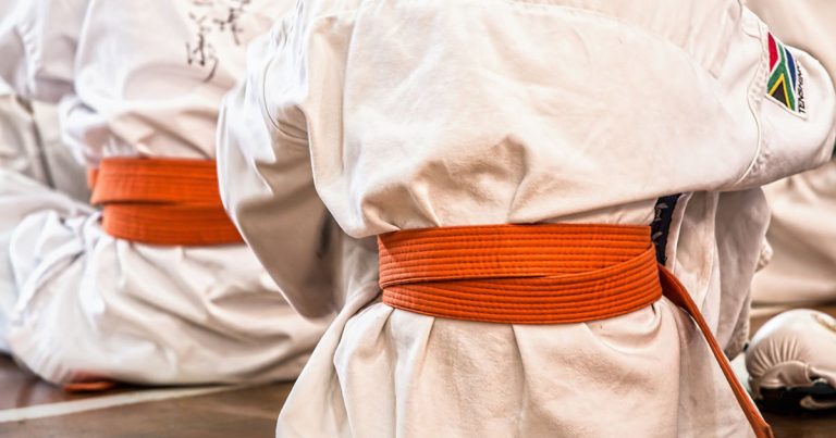 Professor da USP é premiado em congresso científico mundial de Artes Marciais