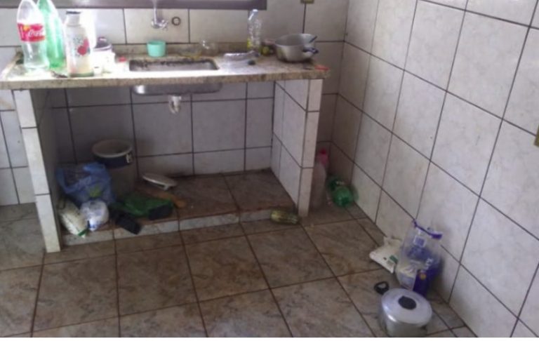 22 trabalhadores são resgatados em condições análogas à escravidão em fazenda na região de Ribeirão Preto