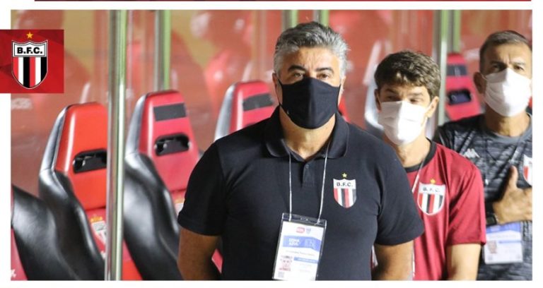 Botafogo anuncia a demissão do treinador Alexandre Gallo