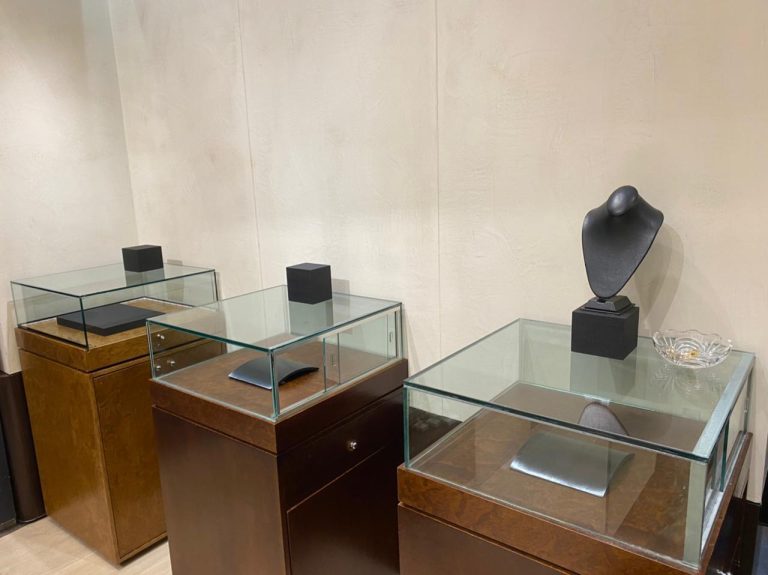 Vídeo | Joalheria é assaltada em shopping na zona Sul de Ribeirão