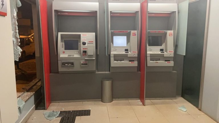 Criminosos armados tentam roubar banco na região