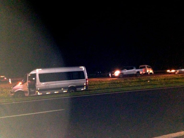 Acidente entre kombi e van deixa dois feridos na rodovia Anhanguera