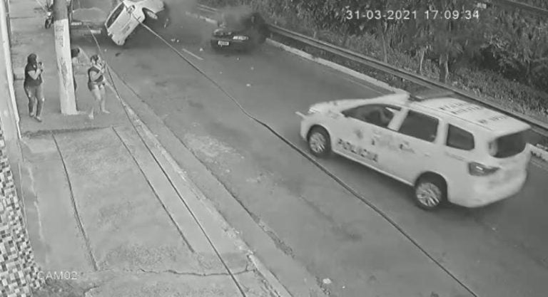 Vídeo | Perseguição policial termina com acidente grave na zona Leste de SP