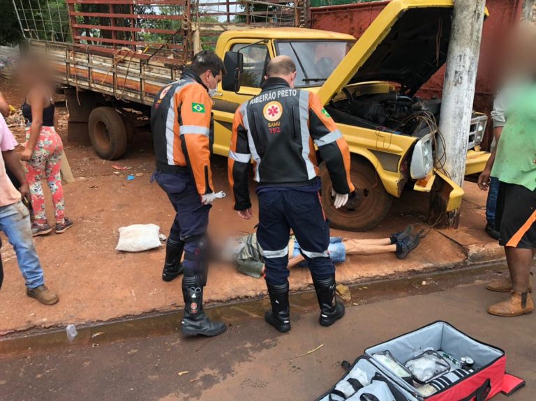 Eletricista fica ferido ao ser atropelado por caminhão desgovernado na zona Norte de Ribeirão Preto