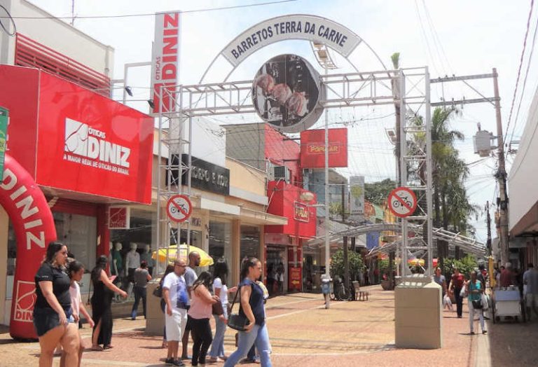 Barretos peita Doria e libera comércio, academias, igrejas, restaurantes e bares