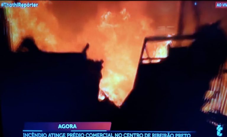 Vídeo | Loja de material plástico é destruída em incêndio no centro de Ribeirão Preto