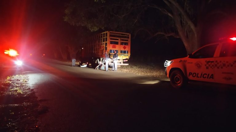 Pegos no flagra, homens transferiam gás de cozinha de forma clandestina para revender