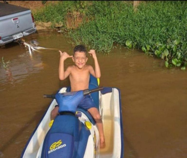 Criança desaparecida é encontrada por motorista em rodovia na região