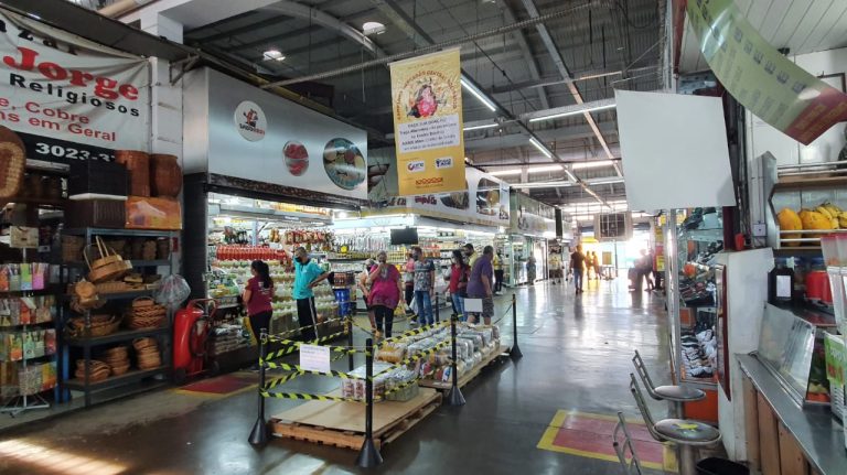 Campanha arrecada alimentos não perecíveis para mães chefes de famílias vulneráveis