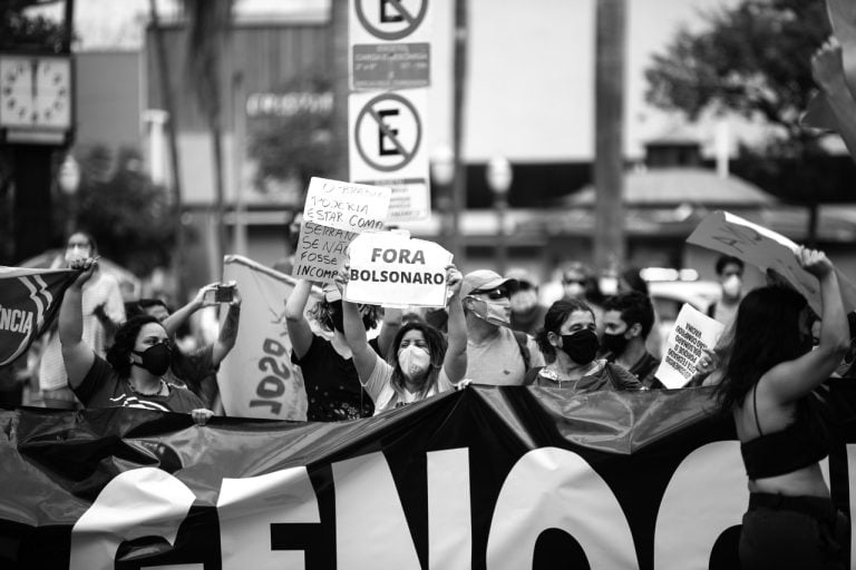 Ribeirão registra manhã de protestos contra Bolsonaro