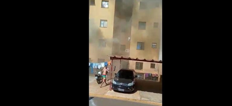 Vídeo | Incêndio em condomínio da CDHU deixa cinco feridos em Sertãozinho