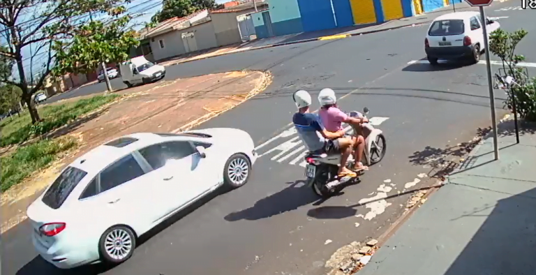 Vídeo | Imagens de câmera de segurança registra execução de casal assassinado em avenida de Ribeirão