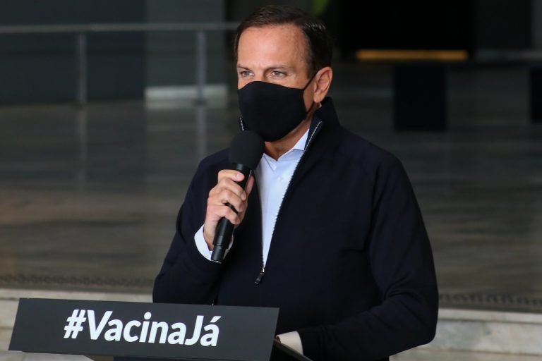 Governo de São Paulo anuncia retomada das aulas presenciais em agosto