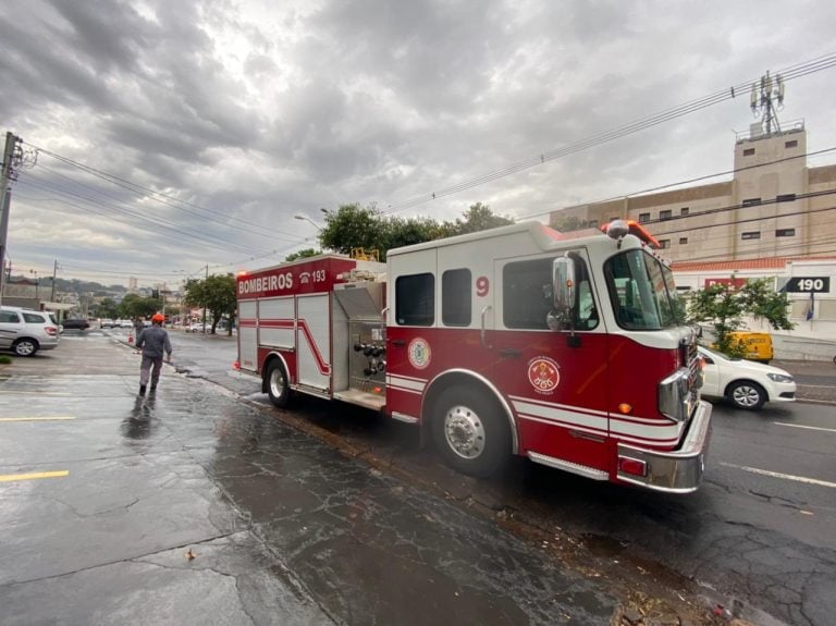 Colisão entre duas motocicletas deixa uma vítima na avenida Independência