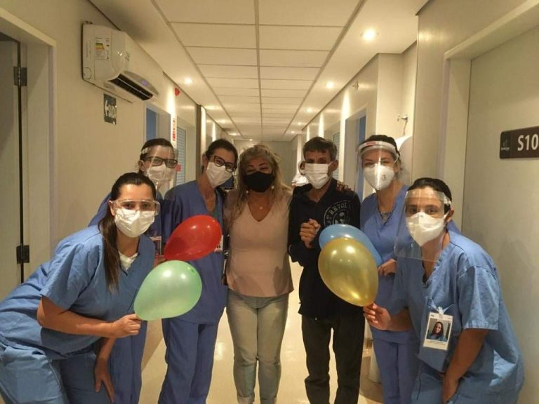 40 anos: homem reencontra a irmã do Sul depois de passar 4 dias intubado em Araraquara