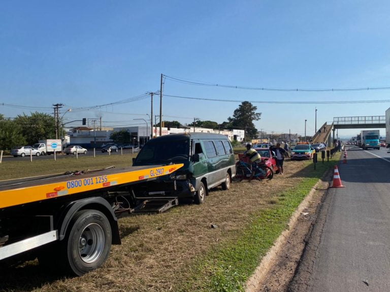 Engavetamento com sete veículos complica trânsito na Anhanguera na manhã desta sexta, em Ribeirão