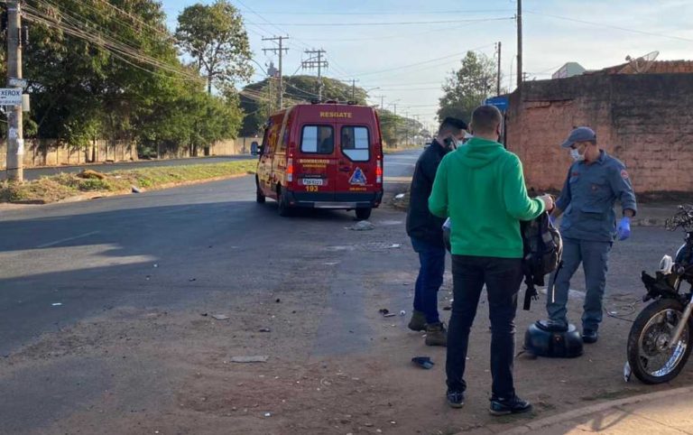Falta de sinalização provoca acidente em avenida de Ribeirão