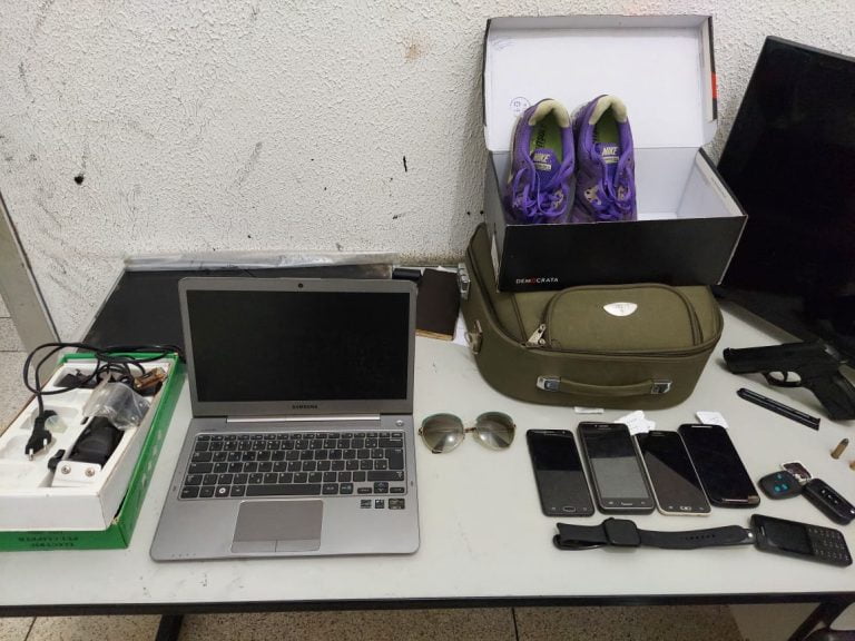 PM persegue e prende ladrões em telhado de residência em Ribeirão