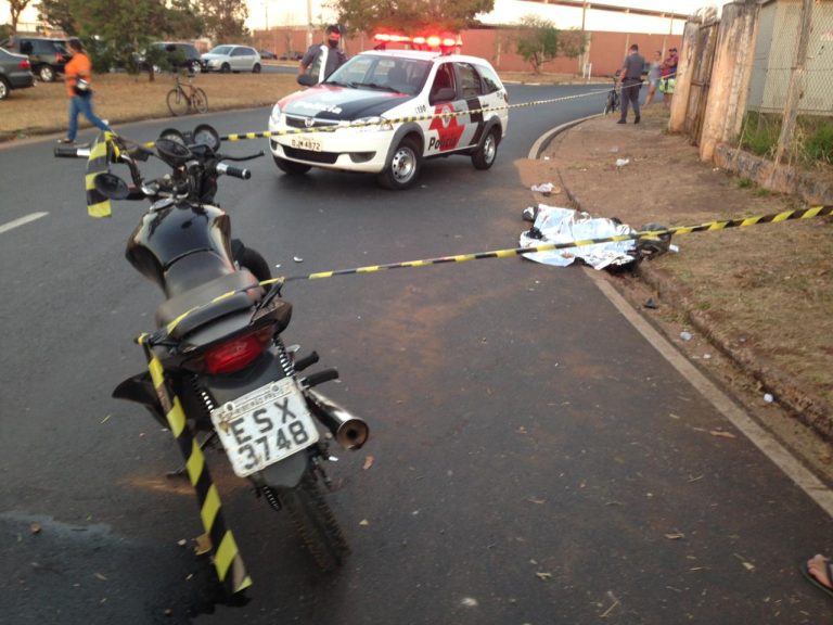 Um morre e outro fica gravemente ferido em acidente de motocicleta em Ribeirão