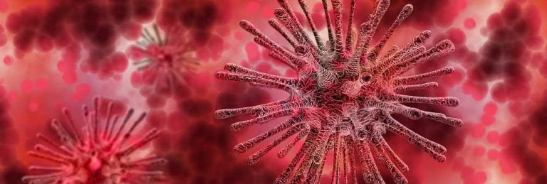 Os efeitos colaterais das vacinas Pfizer, AstraZeneca,CoronaVac e Janssen